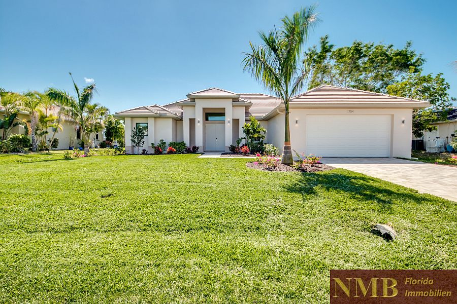 New models in Cape Coral New construction - models
